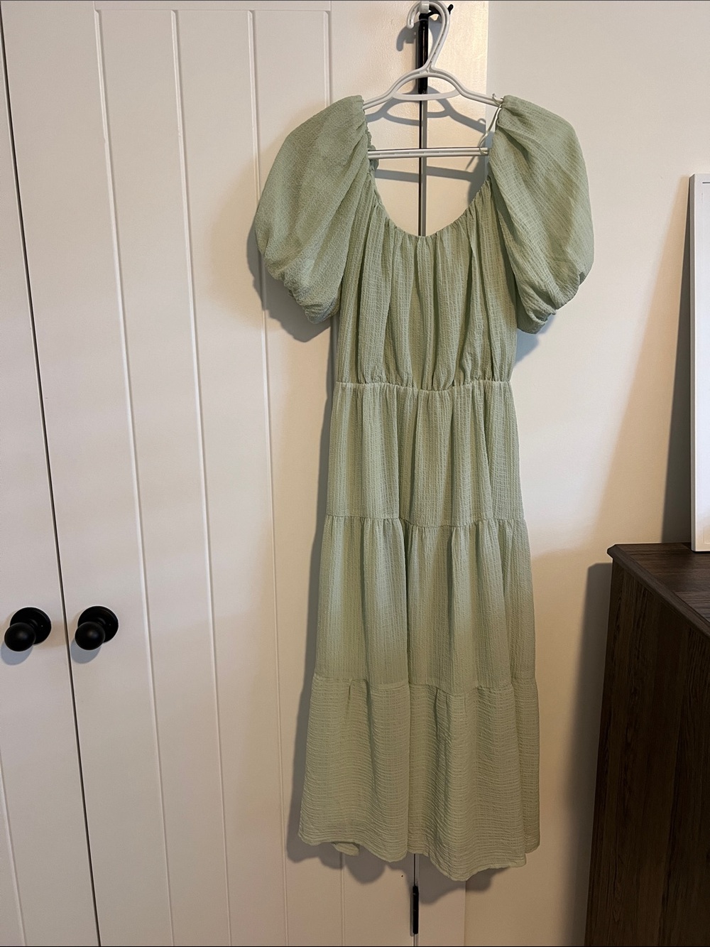 Astr Light Green Puff-Sleeve Tiered Midi Dress